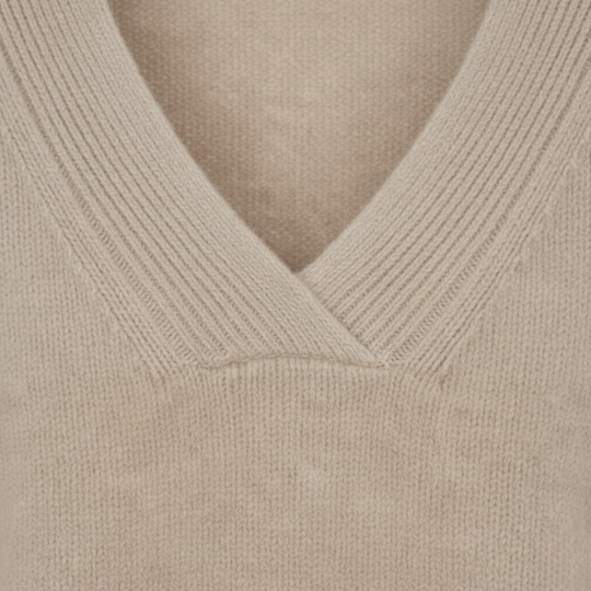 Fenna | Dames V-hals Trui Gebreid Larenza.nl